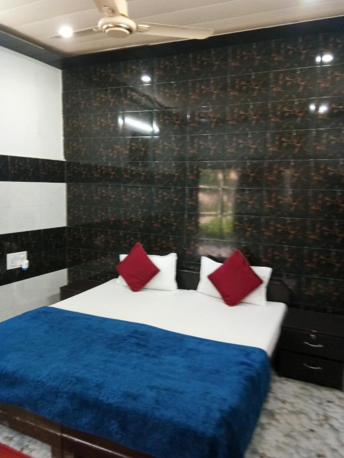 Radha Krishna Dham Villa Vrindāvan Eksteriør bilde
