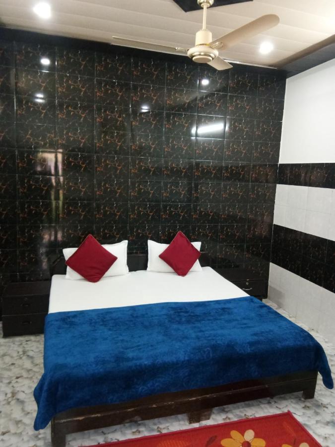 Radha Krishna Dham Villa Vrindāvan Eksteriør bilde