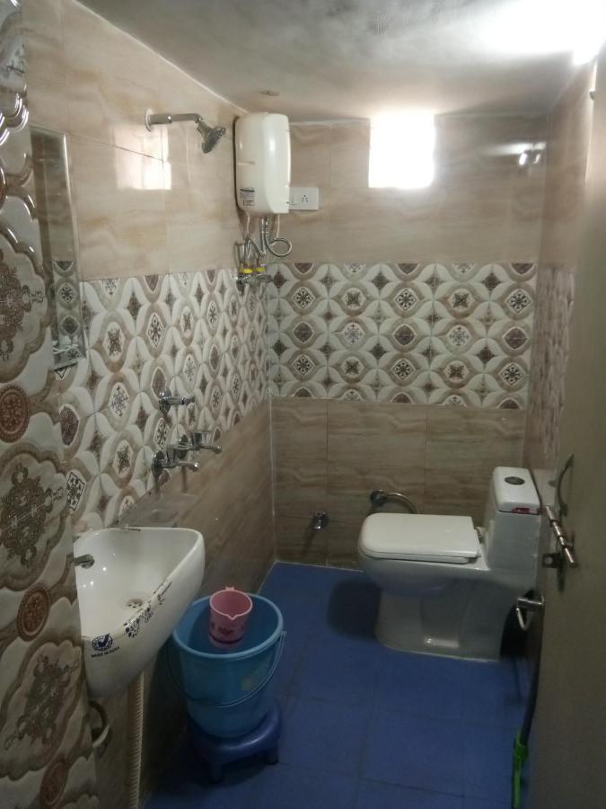Radha Krishna Dham Villa Vrindāvan Eksteriør bilde