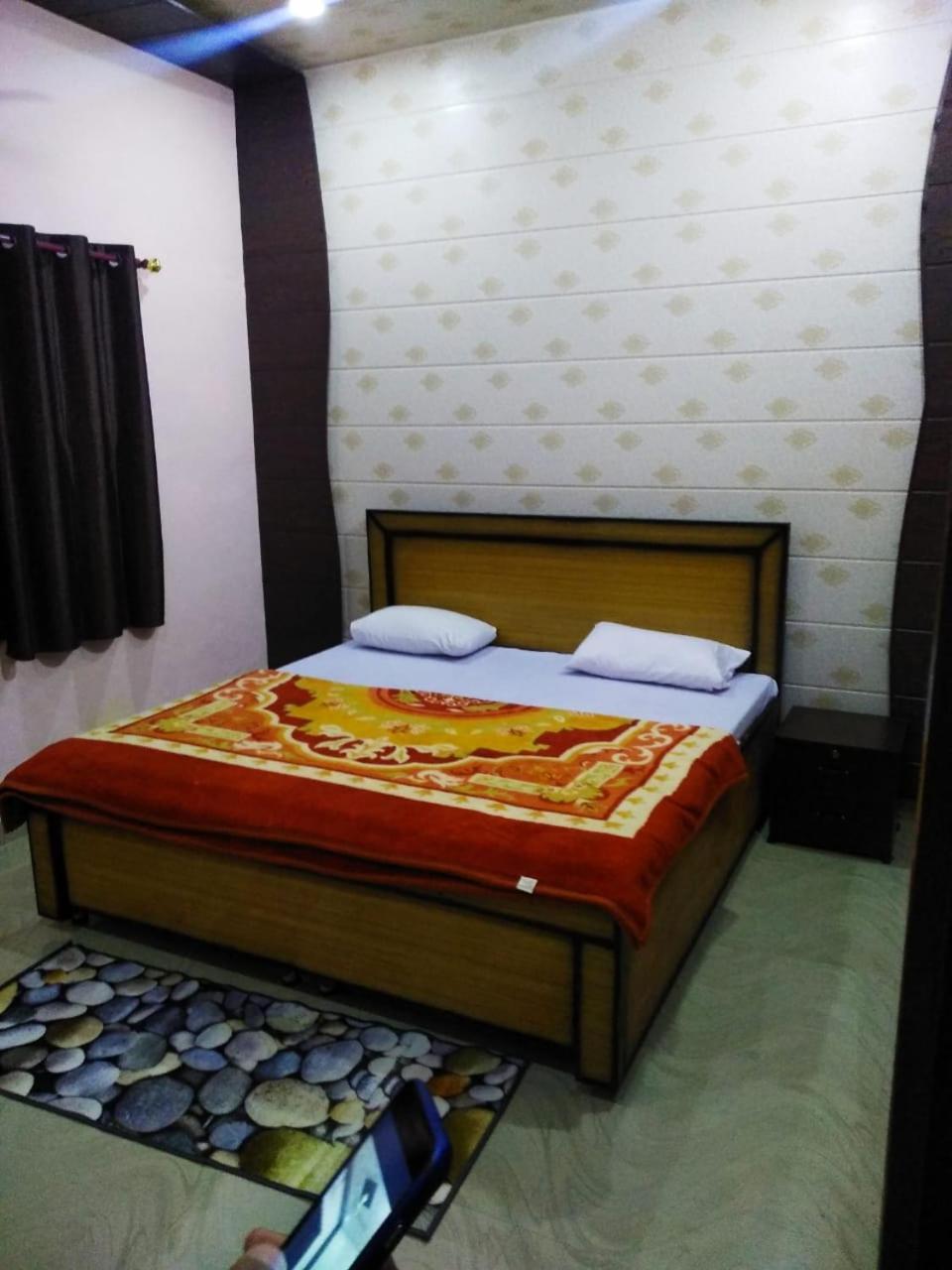 Radha Krishna Dham Villa Vrindāvan Eksteriør bilde