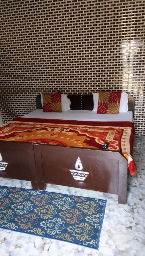 Radha Krishna Dham Villa Vrindāvan Eksteriør bilde